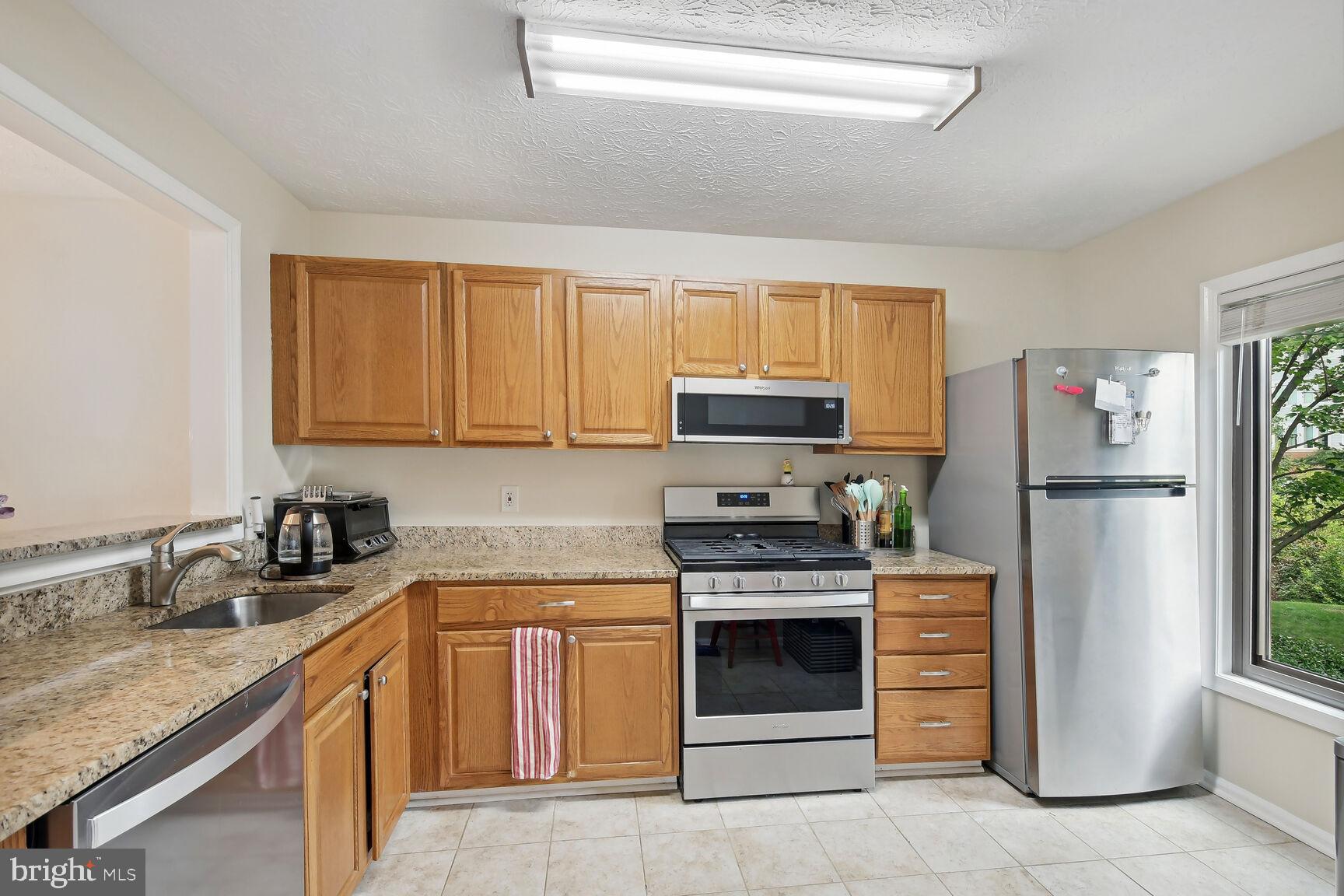 2303 Hunter's Run Drive Reston, VA 20191 - Photo 6 of 14 Gallery Image 6