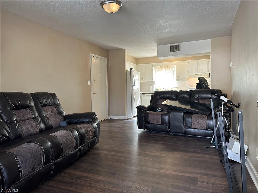 1103 Robinhood Road, Unit G High Point, NC 27262 - Photo 5 of 12 Gallery Image 5