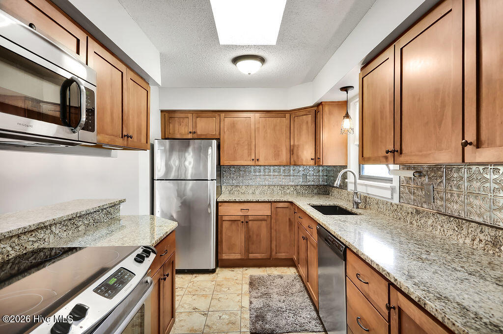 718 Azalea Drive, Unit 460 Hampstead, NC 28443 - Photo 8 of 39 718AzaleaDrive460-8