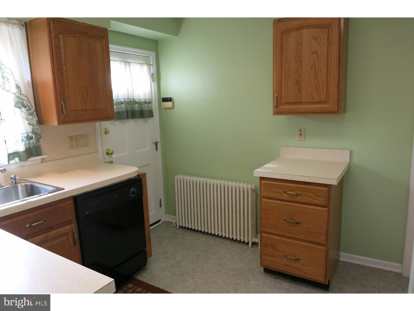 2860 Bristol Road Warrington, PA 18976 - Photo 13 of 25 Kitchen