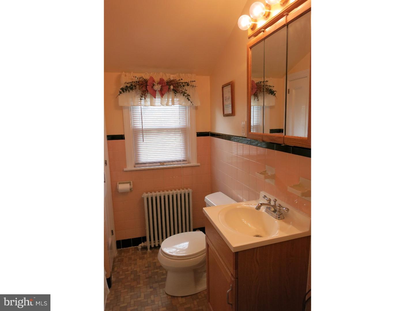 2860 Bristol Road Warrington, PA 18976 - Photo 17 of 25 Bathroom