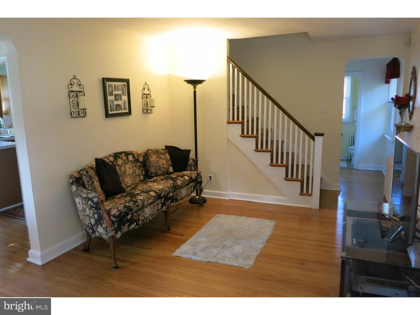 2860 Bristol Road Warrington, PA 18976 - Photo 5 of 25 Living Room