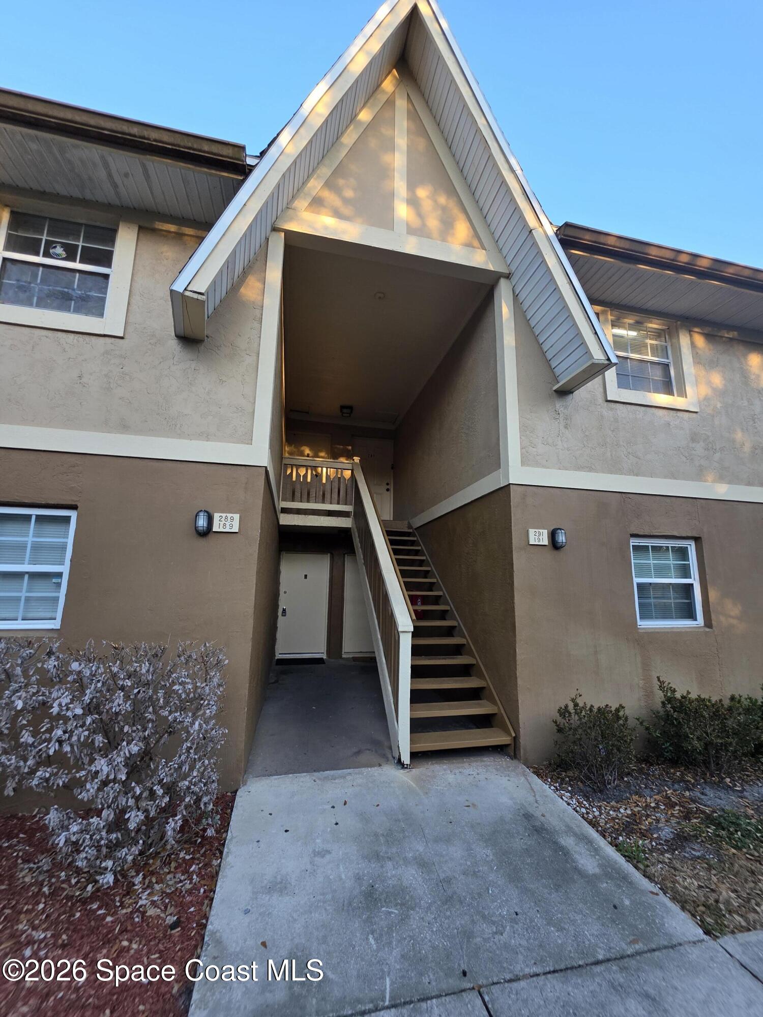 189 Cambridge Lane Melbourne, FL 32935 - Photo 1 of 14 a view of entryway