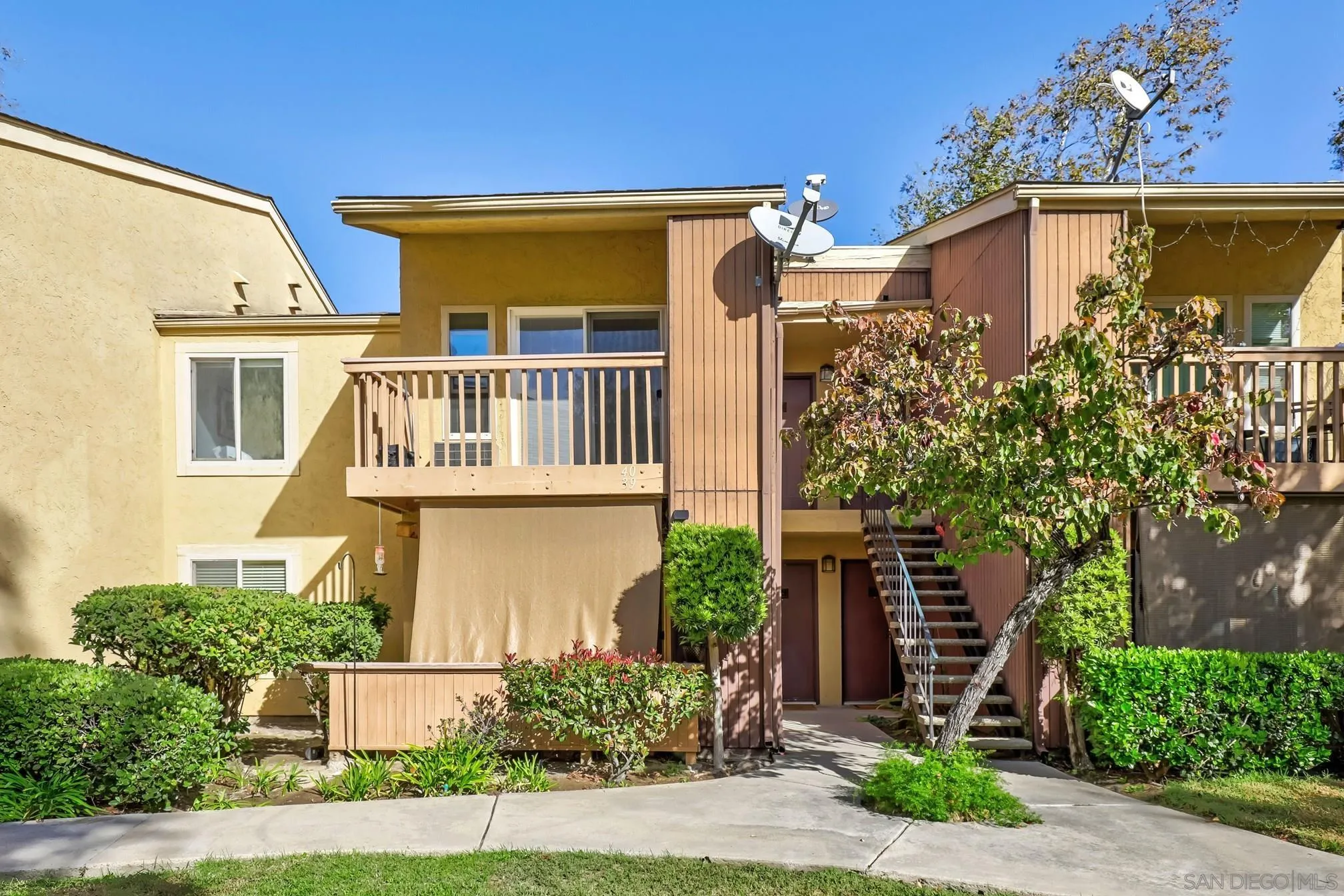 5910 Rancho Mission Road, Unit 40 San Diego, CA 92108 - Photo 15 of 17 front view of a house