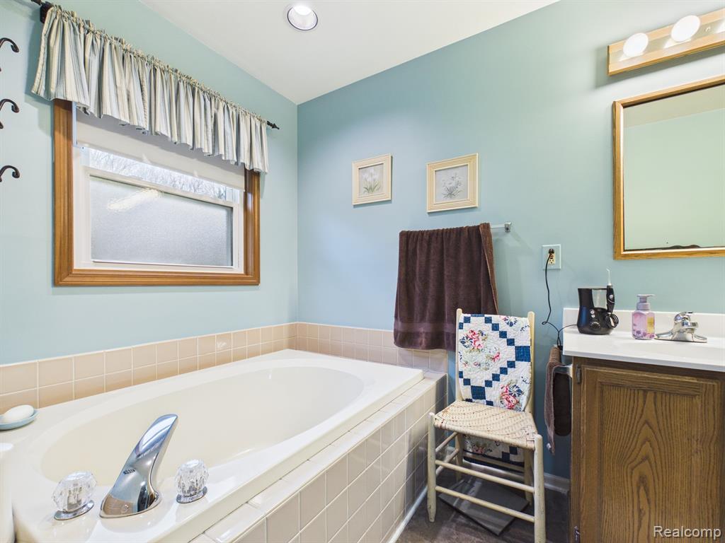 6882 Jones Road North Branch, MI 48461 - Photo 12 of 64