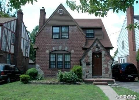 31 Courtenay Road Hempstead, NY 11550 - Photo 1 of 1 Gallery Image 1