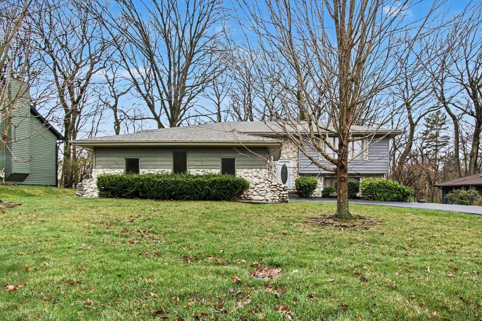 186 Wexford Road Valparaiso, IN 46385 - Photo 3 of 29
