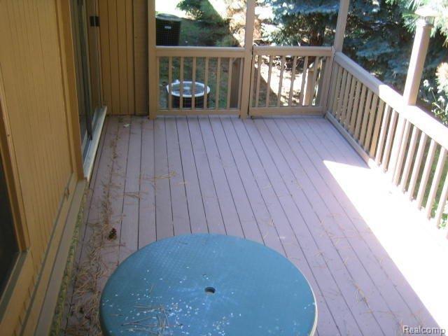 2164 London Bridge Drive Rochester, MI 48307 - Photo 14 of 14 Deck 2