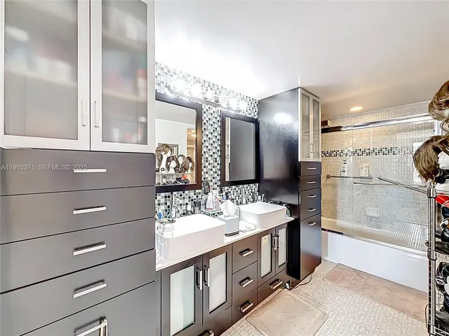 $750,000 | 210 174th Street, Unit 409, Sunny Isles Beach, FL 33160