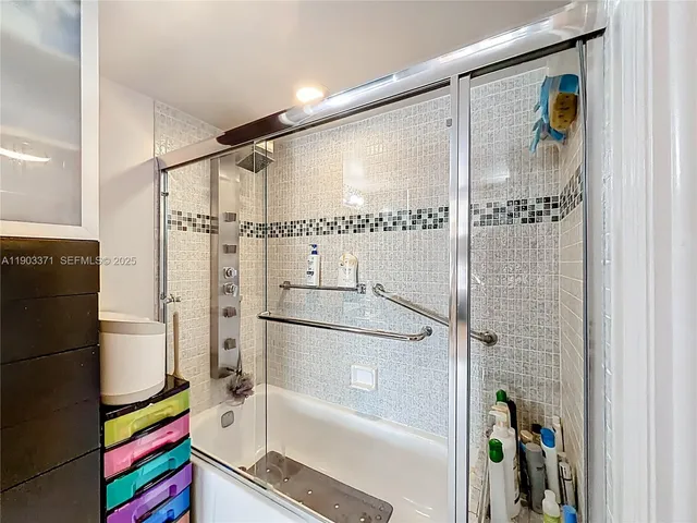 $750,000 | 210 174th Street, Unit 409, Sunny Isles Beach, FL 33160