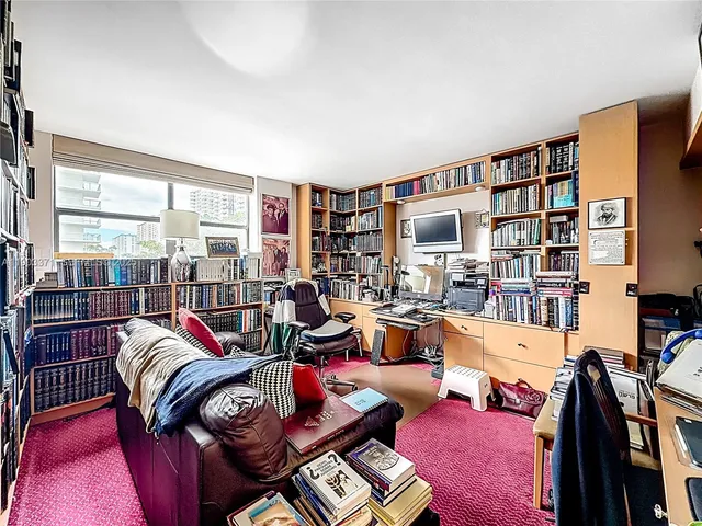 $750,000 | 210 174th Street, Unit 409, Sunny Isles Beach, FL 33160