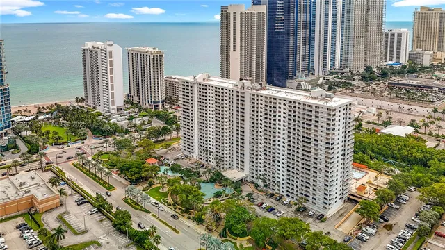 $750,000 | 210 174th Street, Unit 409, Sunny Isles Beach, FL 33160