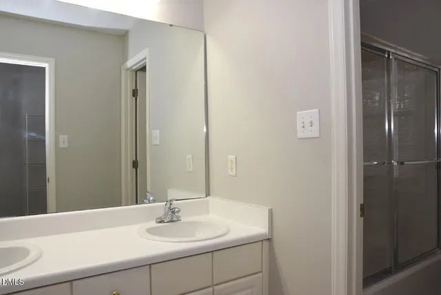 $1,950 | 105 Martins Point Place, Cary, NC 27519