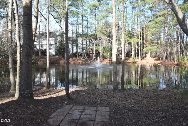 $1,950 | 105 Martins Point Place, Cary, NC 27519