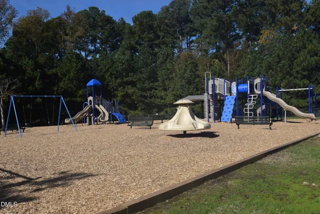 $1,950 | 105 Martins Point Place, Cary, NC 27519