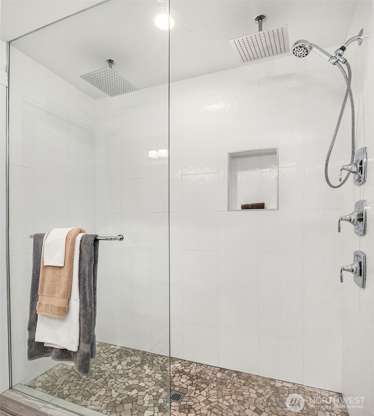 15039 206th Avenue Southeast Renton, WA 98059 - Photo 20 of 36 Gallery Image 20