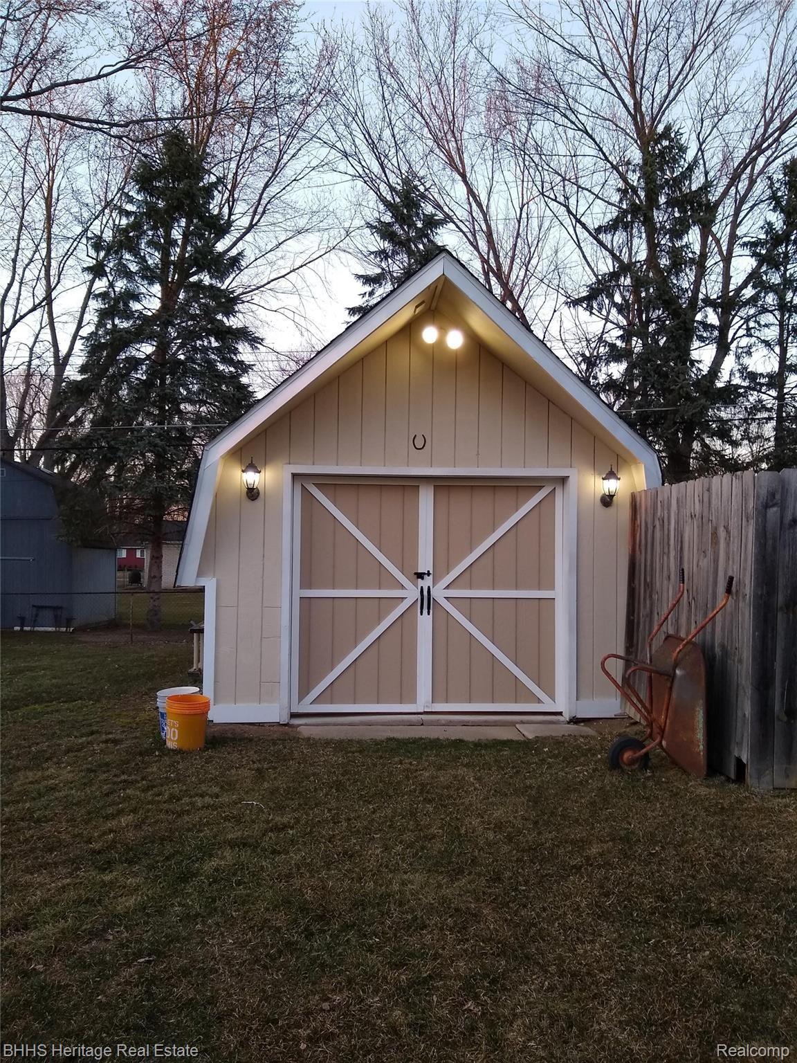 61644 Rambling Way South Lyon, MI 48178 - Photo 24 of 30 unnamed (28).jpg
