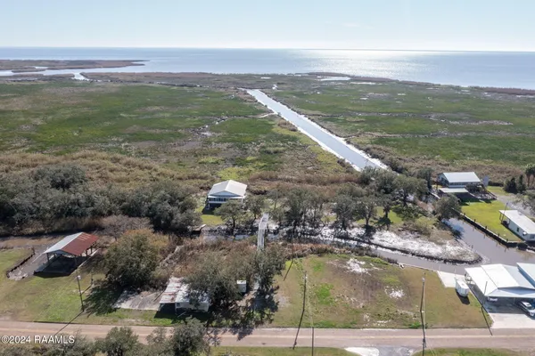 $324,900 | 3485 Hwy 319 Cypremort Point, Franklin, LA 70538