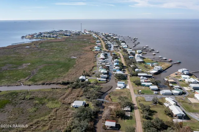 $324,900 | 3485 Hwy 319 Cypremort Point, Franklin, LA 70538