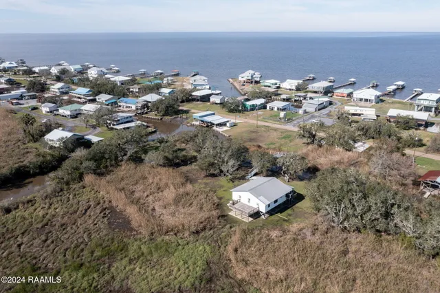 $324,900 | 3485 Hwy 319 Cypremort Point, Franklin, LA 70538