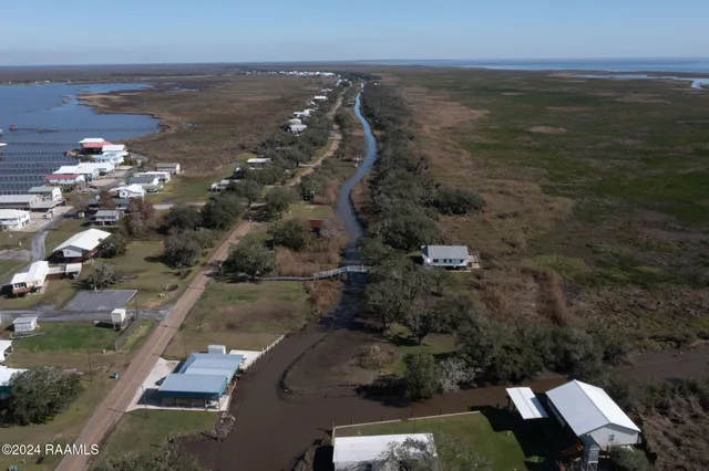 $324,900 | 3485 Hwy 319 Cypremort Point, Franklin, LA 70538