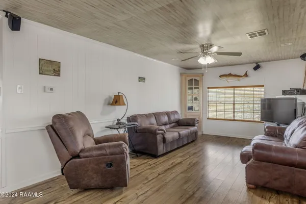 $324,900 | 3485 Hwy 319 Cypremort Point, Franklin, LA 70538
