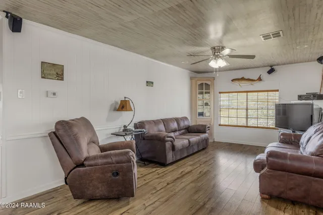 $324,900 | 3485 Hwy 319 Cypremort Point, Franklin, LA 70538