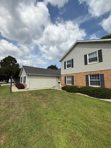 $184,900 | 8037 41st Avenue, Unit 29C, Kenosha, WI 53142