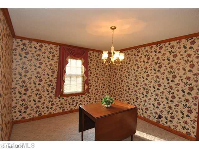 4430 Hampton Road Clemmons, NC 27012 - Photo 4 of 15 Dining Room.