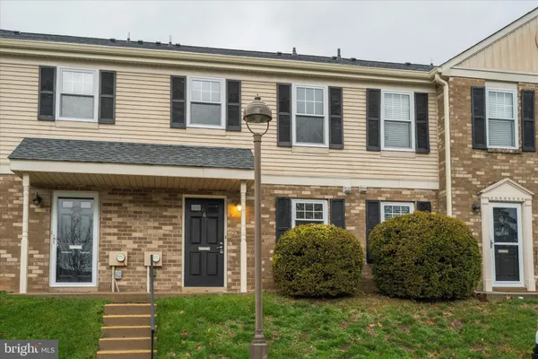 $2,300 | 6 Cromwell Drive, Unit 107 U6, Blue Bell, PA 19422