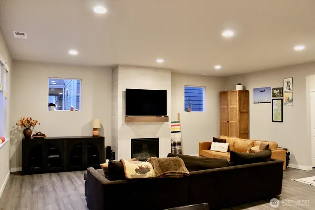 $659,900 | 16155 8th Avenue East, Spanaway, WA 98445