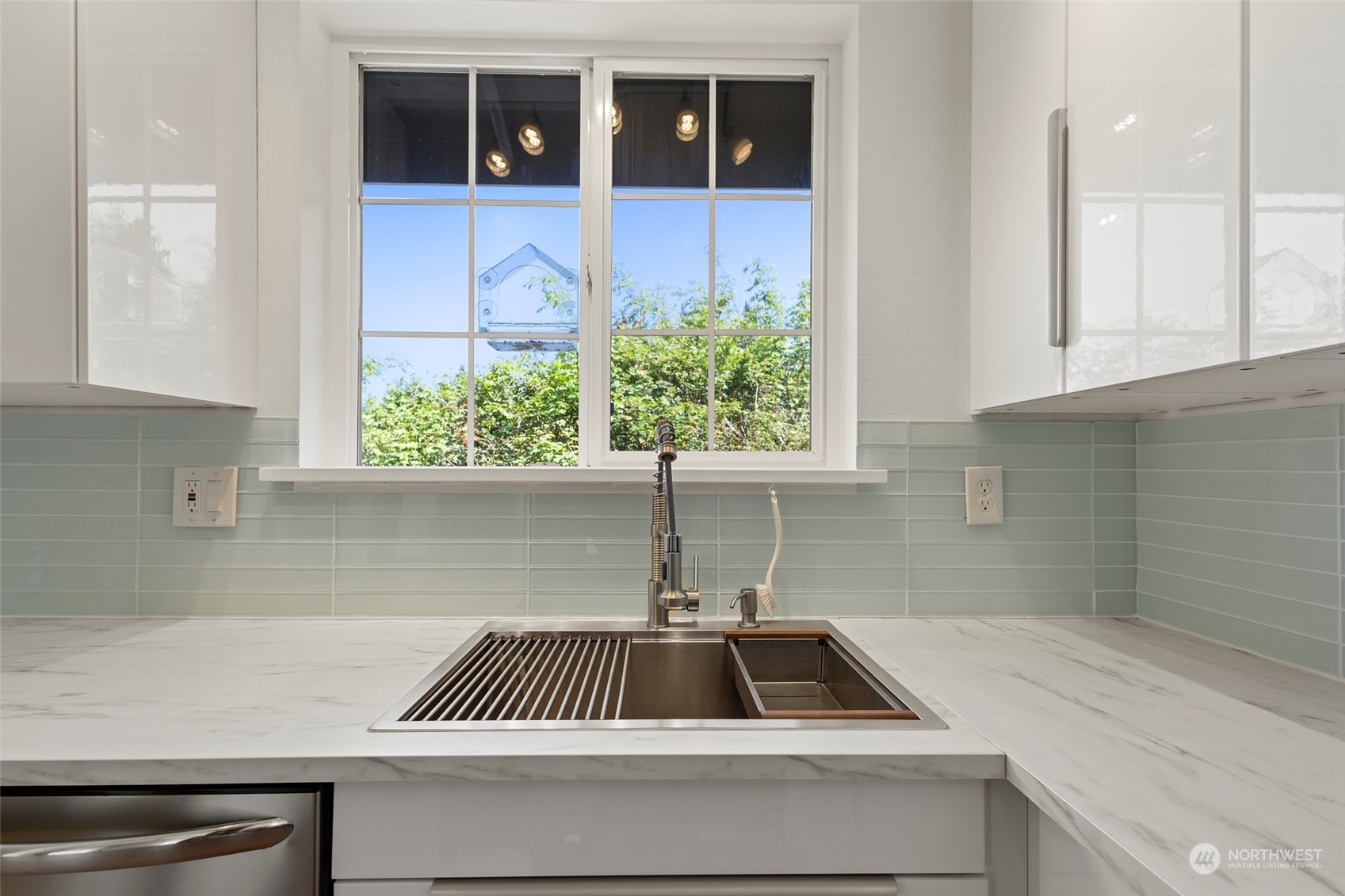 5055 Wilkinson Road Langley, WA 98260 - Photo 14 of 31 Gallery Image 14
