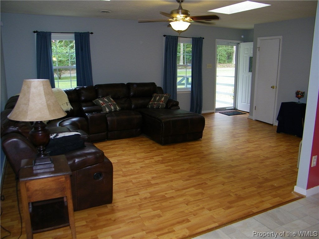 8401 North Hen Peck Road Quinton, VA 23141 - Photo 4 of 30 Gallery Image 4