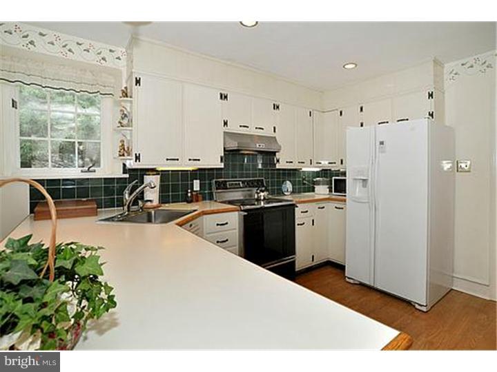 1912 Lambert Road Jenkintown, PA 19046 - Photo 8 of 24 Kitchen