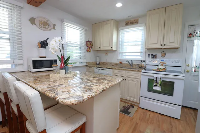 $1,350 | 309 North Harding Avenue, Unit A, Margate City, NJ 08402