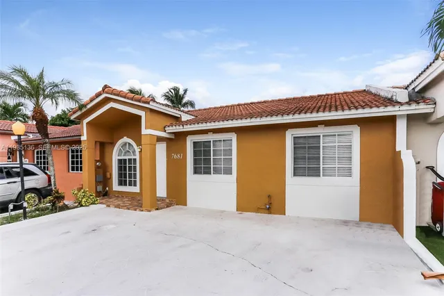 $3,200 | 7681 Northwest 181st Terrace, Hialeah, FL 33015