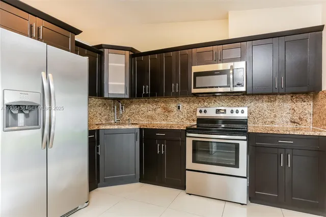 $3,200 | 7681 Northwest 181st Terrace, Hialeah, FL 33015