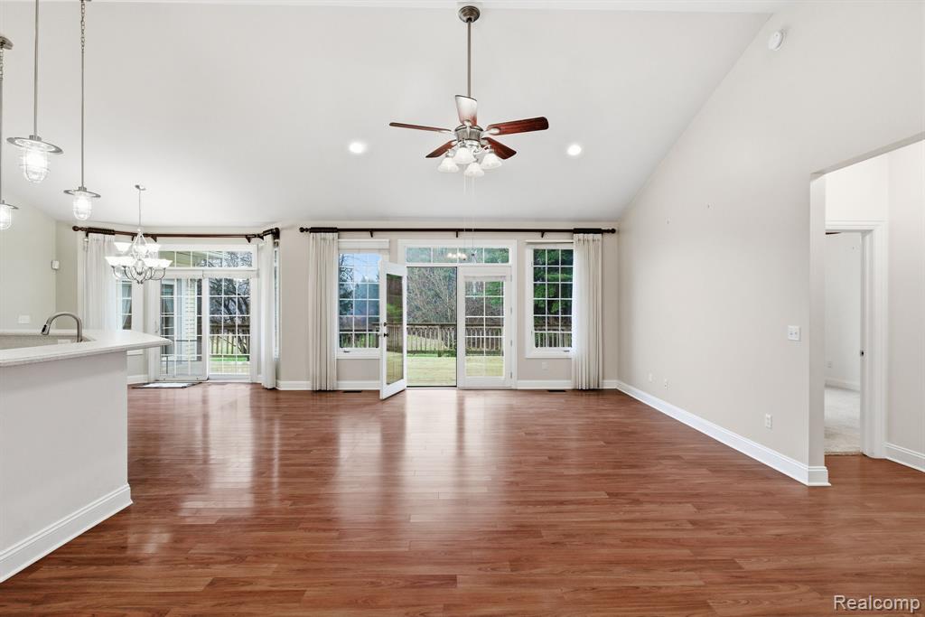 7669 Rynn Road Avoca, MI 48006 - Photo 4 of 46