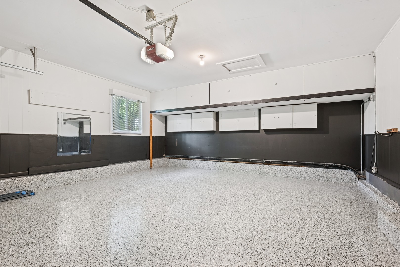 2 Croyden On Duxbury Rolling Meadows, IL 60008 - Photo 16 of 24 a view of an empty room