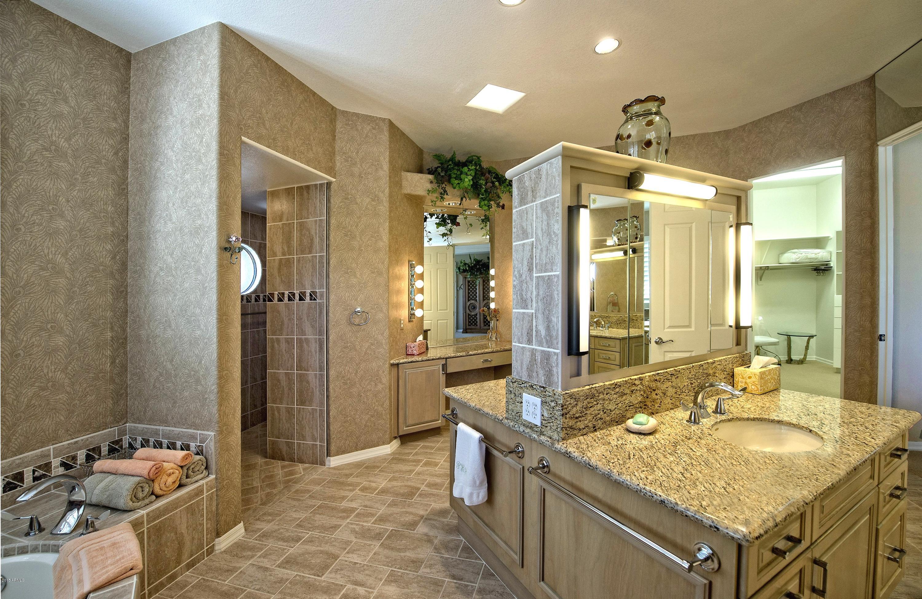 27107 North Palo Fiero Road Rio Verde, AZ 85263 - Photo 18 of 26 018_Large Walk-In Shower & Tub