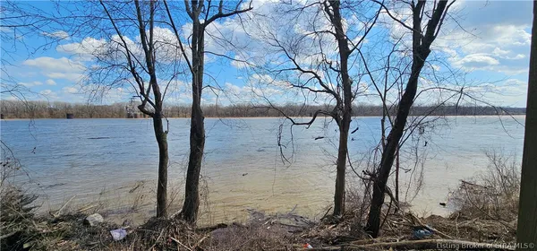 $99,900 | 3040 Highway 111, Elizabeth, IN 47117
