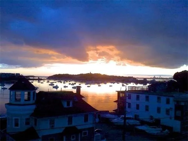 a view of a terrace with sitting area