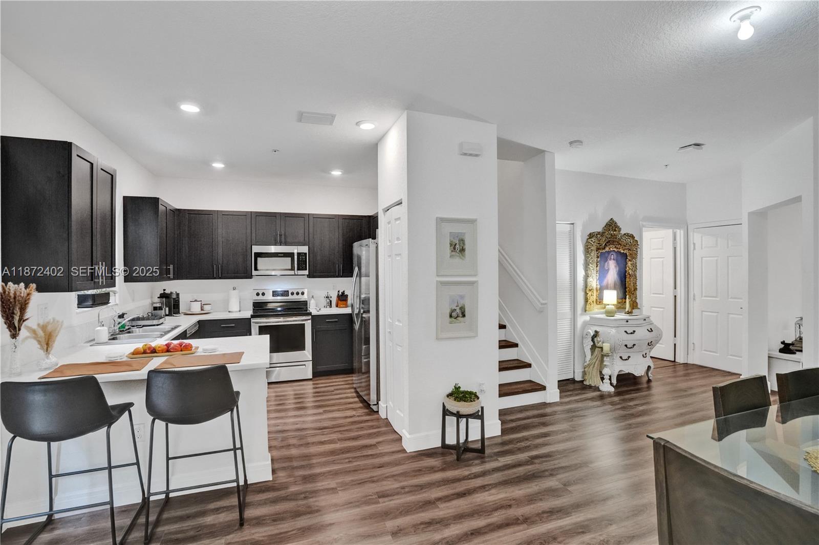 136 Southwest 185th Way Pembroke Pines, FL 33029 - Photo 15 of 48