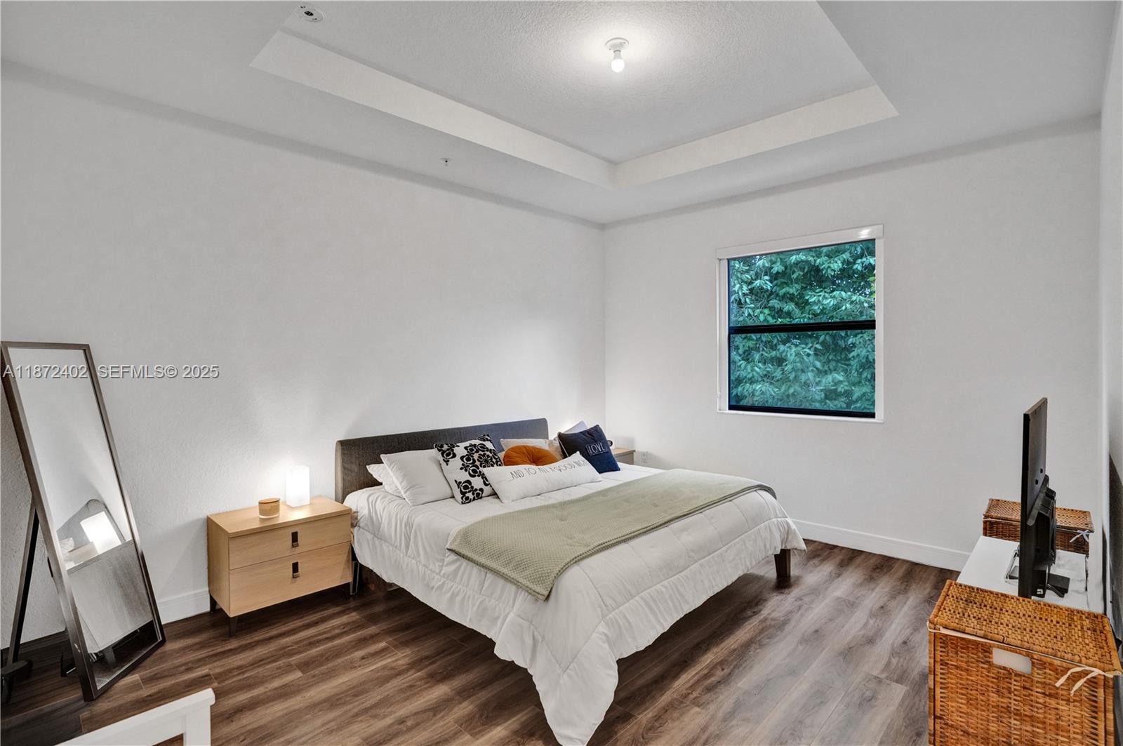 136 Southwest 185th Way Pembroke Pines, FL 33029 - Photo 22 of 48 Primary Bedroom