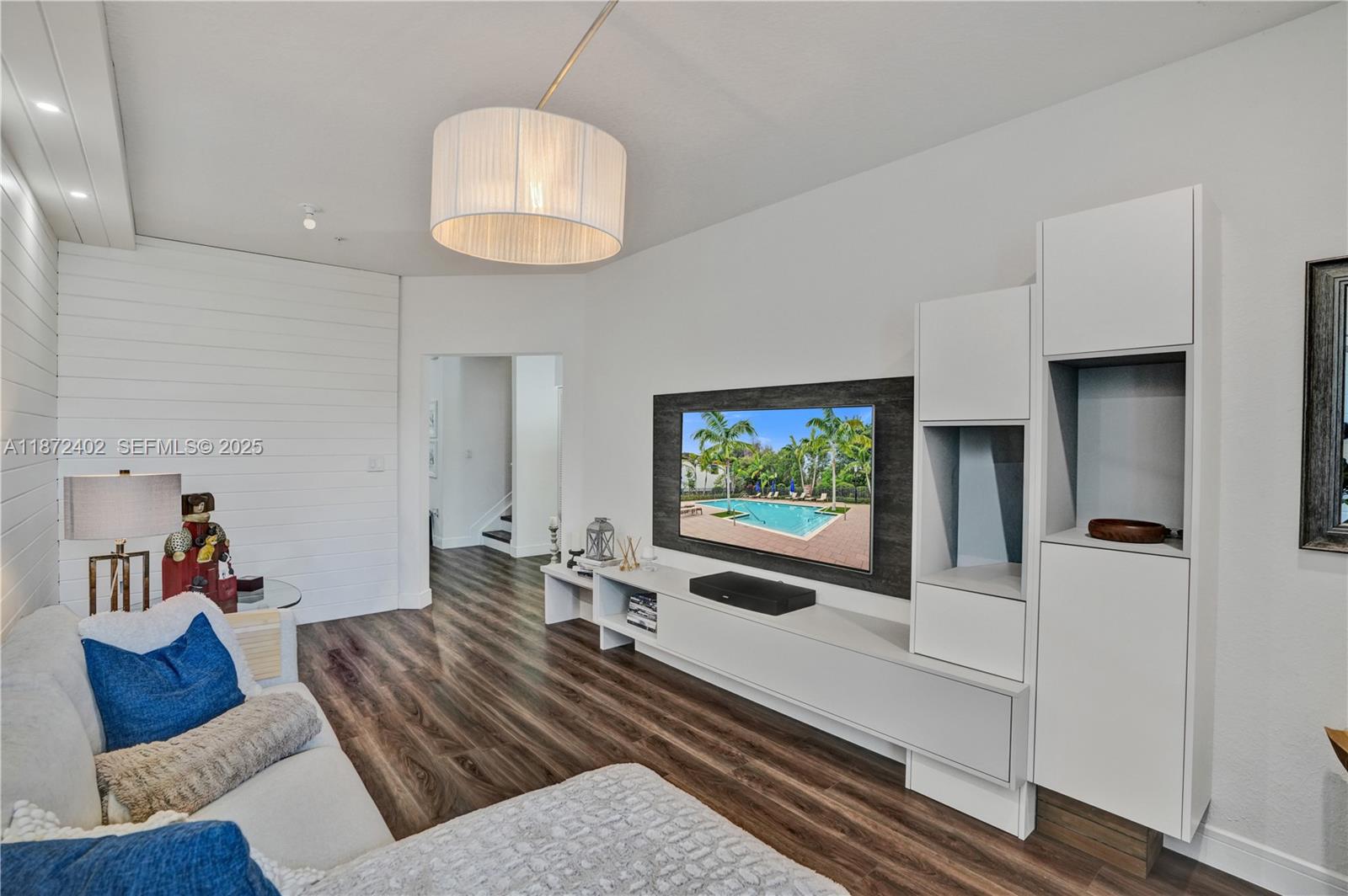 136 Southwest 185th Way Pembroke Pines, FL 33029 - Photo 5 of 48