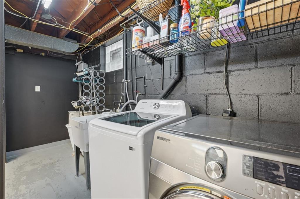 2386 Crestview Road Pittsburgh, PA 15216 - Photo 27 of 48 a utility room with dryer and washer