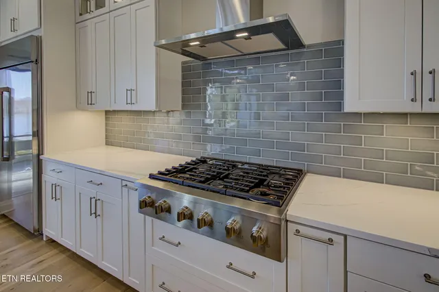 $1,700,000 | 285 East Shore Drive, Rockwood, TN 37854