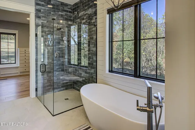 $1,700,000 | 285 East Shore Drive, Rockwood, TN 37854