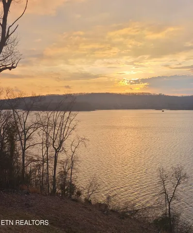 $1,700,000 | 285 East Shore Drive, Rockwood, TN 37854