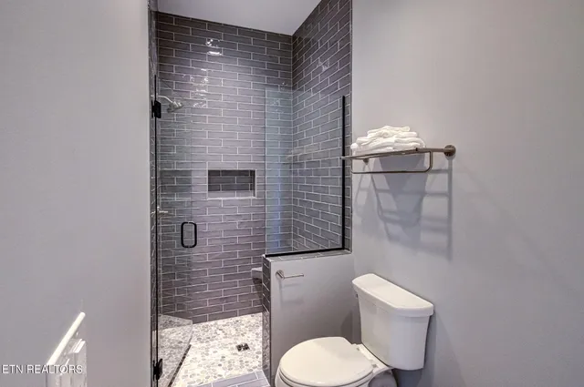 $1,700,000 | 285 East Shore Drive, Rockwood, TN 37854